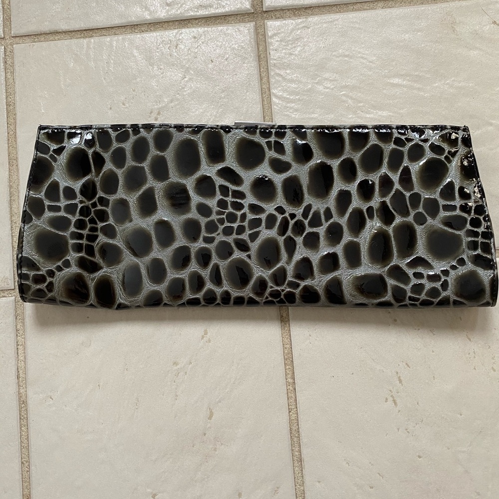 Hobo international clutch